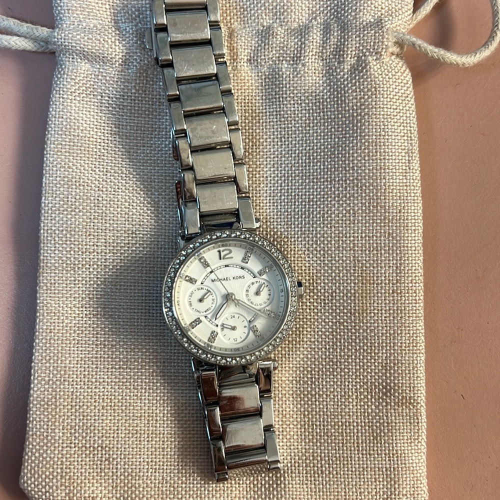 Micheal Kors MK-5615 All stainless steel used watch in good condition